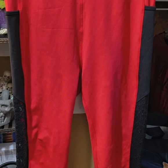 Set Of 3 Pair Of Leggings POP Fit Torrid  Black Red Activewear - Picture 4 of 10